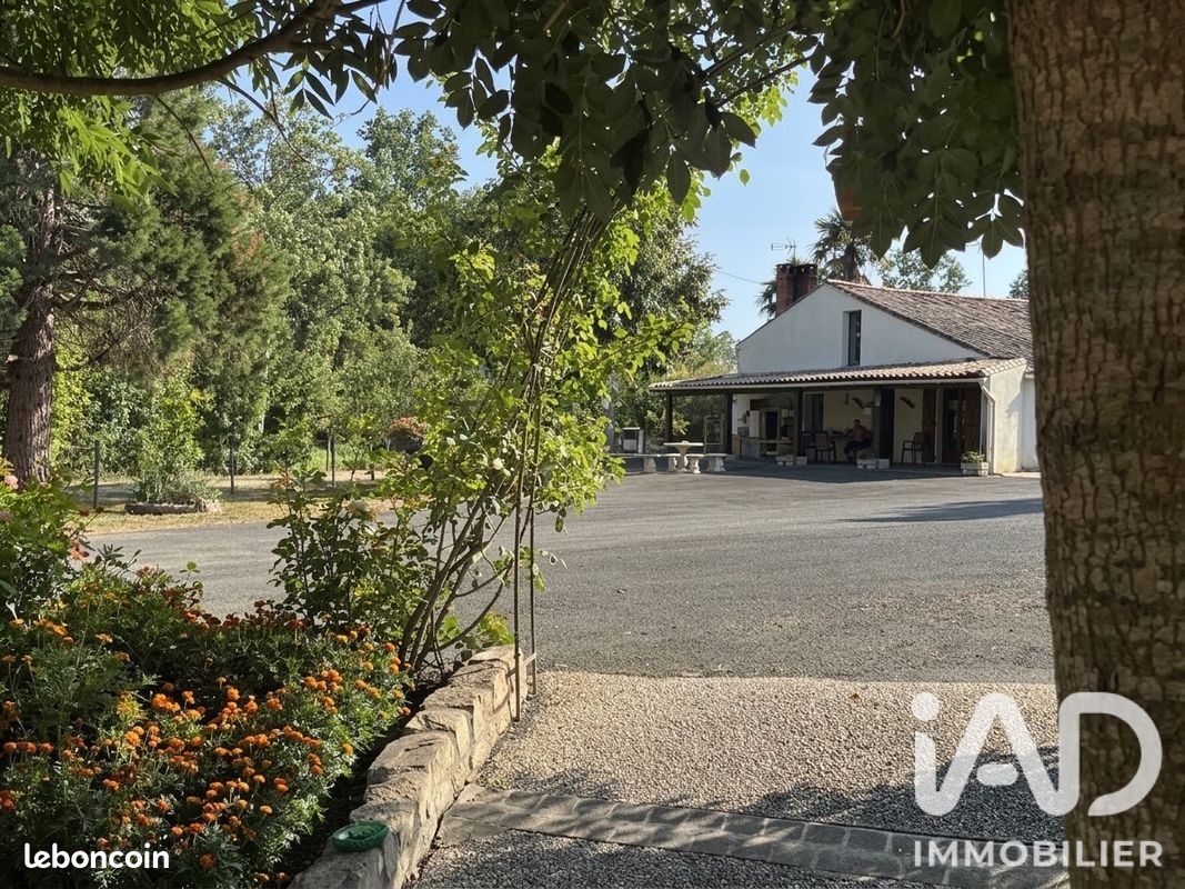 Maison 3 pièces 120 m² · à Coulon · 120 m² · 260 000 €
