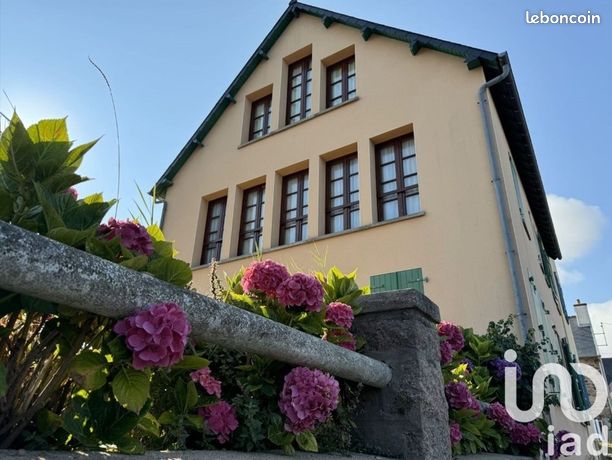 Maison 20 pièces 327 m²