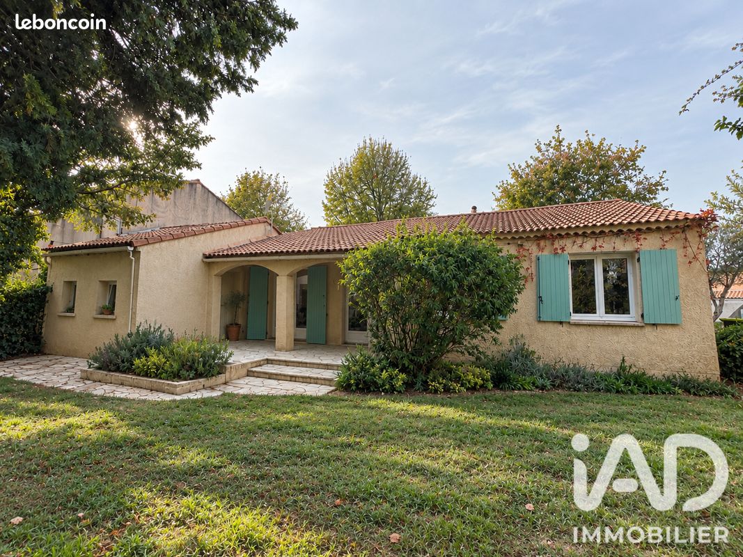 Maison 4 pièces 105 m² · à Rochefort-du-Gard · 105 m² · 250 000 €
