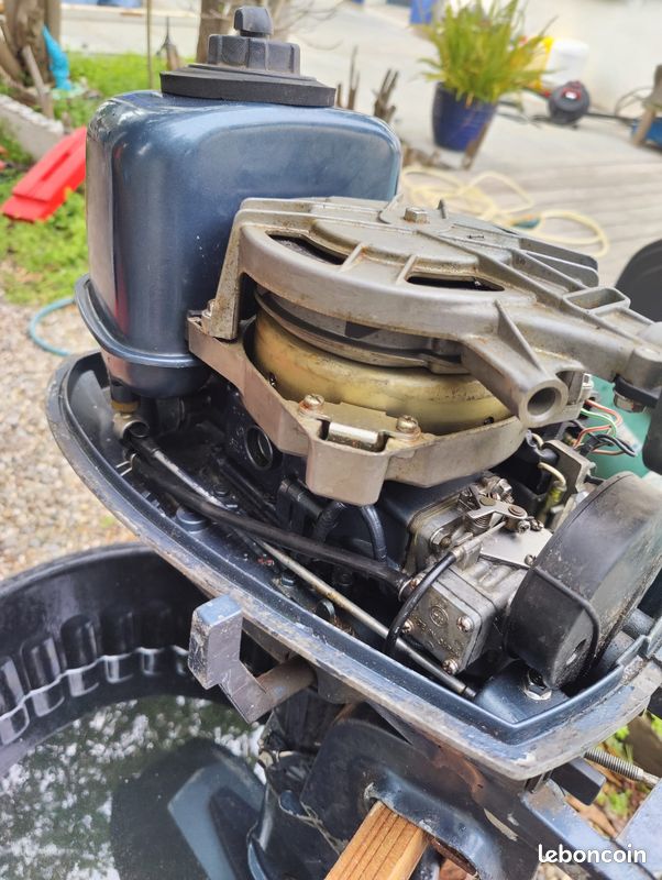 Moteur bateau 4CV Yamaha 2 temps (image 2)