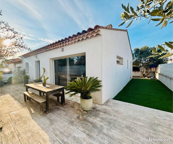 Villa / maison La Crau de 2015 de 100m2 + garage 16 m2