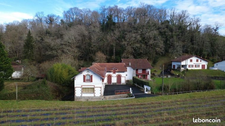 Maison 9 pièces 200 m²