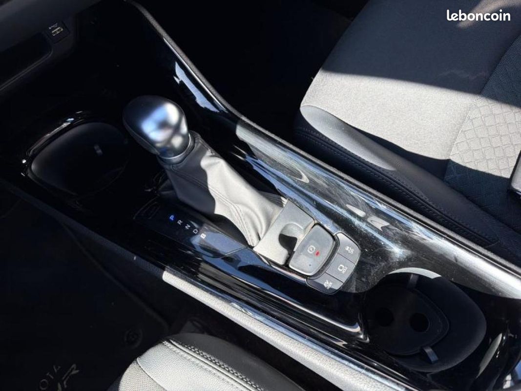 Toyota C-HR 1.8 Hybride 122ch Design Ultimate E-CVT (image 27)