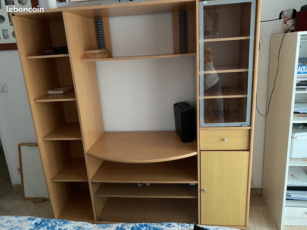 Meuble en bois pour Télé divers rangements (image 1)