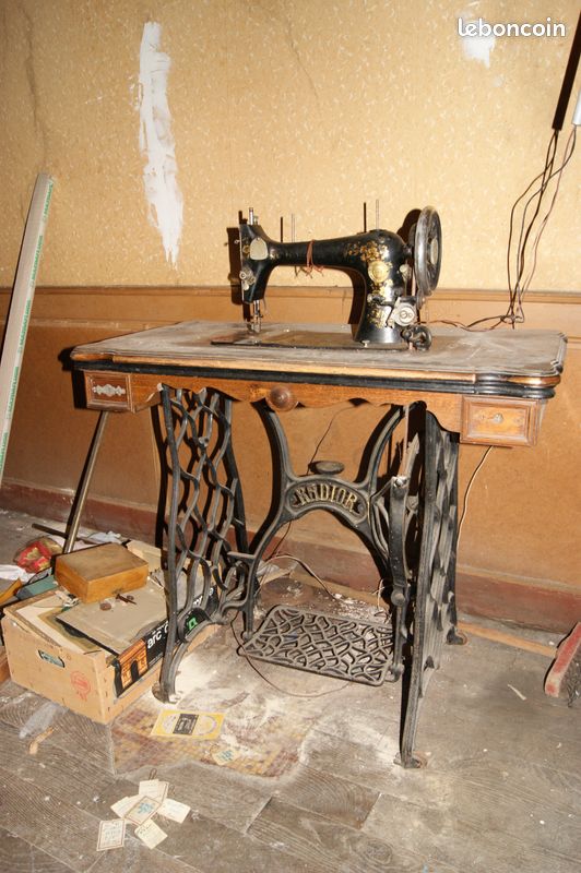 Machine a coudre ancienne (image 2)