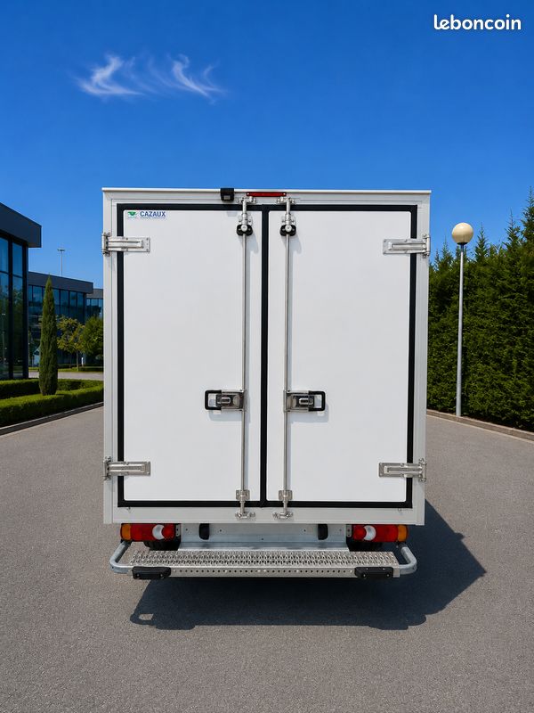 48500 Euros HT - E SCUDO électrique version plancher cabine avec cellule isotherme (image 2)