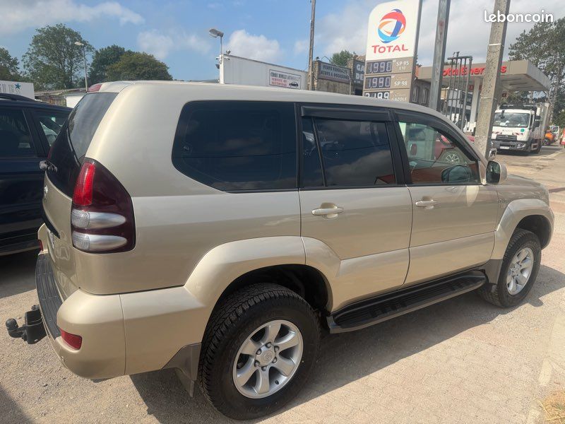 Toyota Land Cruiser KDJ 120 3,0 D4D 173ch BVA VIP (image 3)