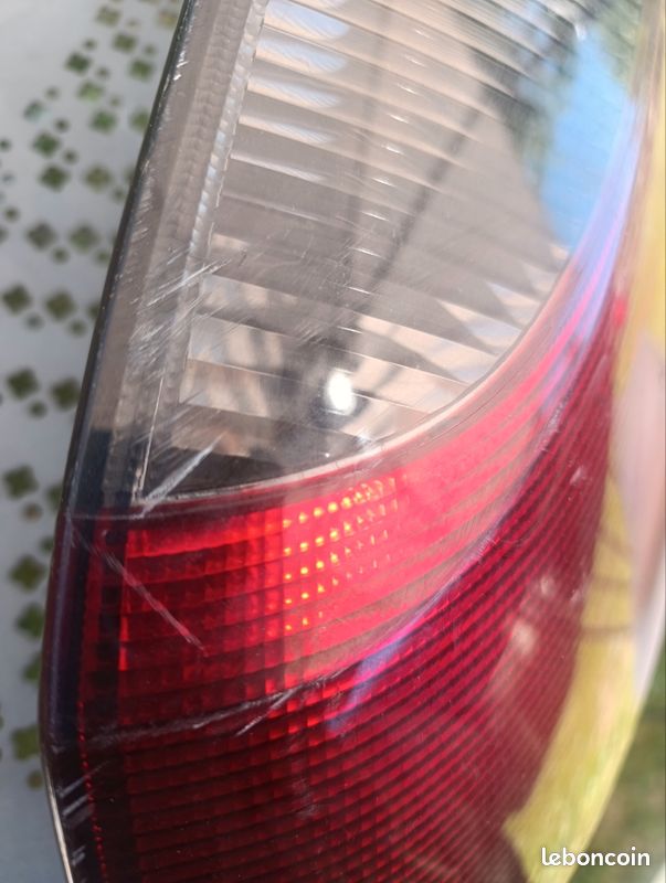 Feux arrière Opel Corsa année 2003 le lot ou à l'unité (image 3)