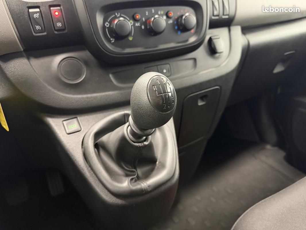 Renault Trafic 4p Combi Zen L1 Energy dCi 125 9 places / À PARTIR DE 302,05 (image 26)