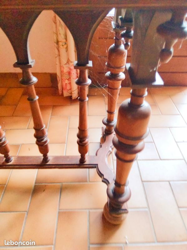 Table style gothique (image 2)