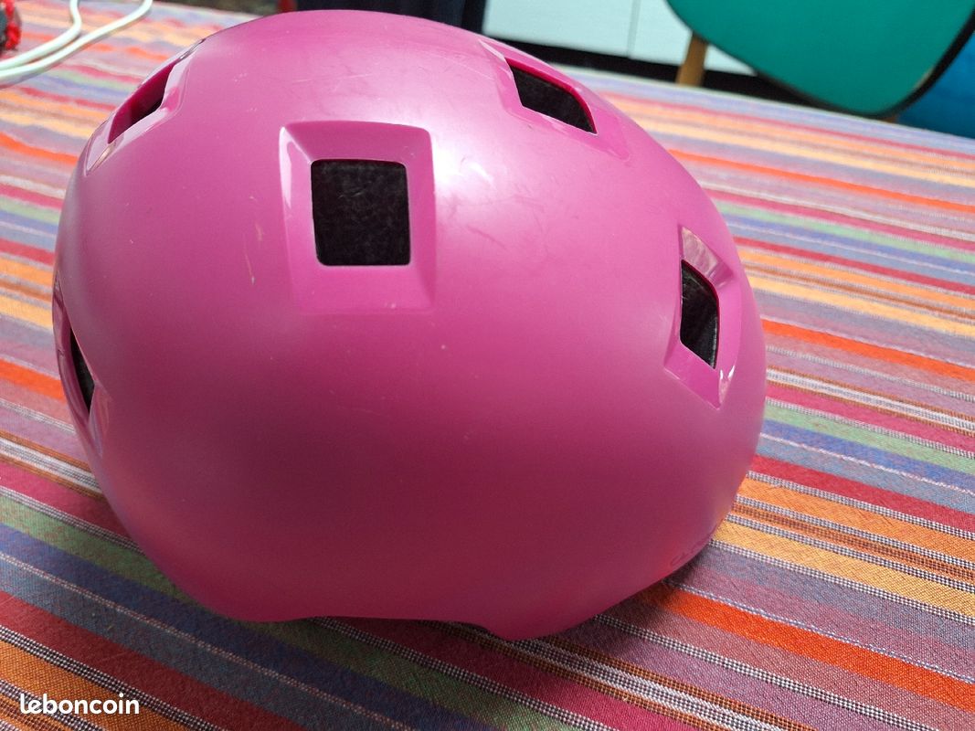 Vend casque vélo enfant (moins de 6 ans) (image 2)