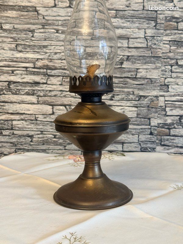 Lampe ancienne à pétrole (image 3)