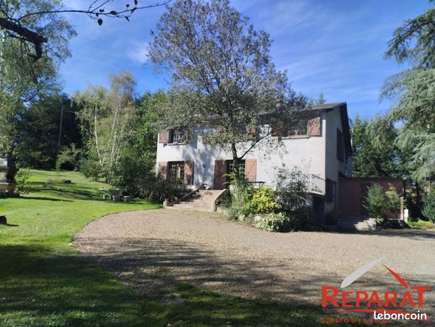 Propriété 5 pièces 145 m²