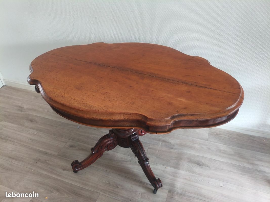 Table (image 1)