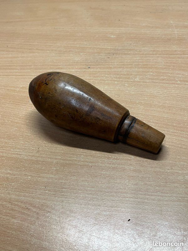 Belle Poire à poudre ancienne pour fusil de chasse