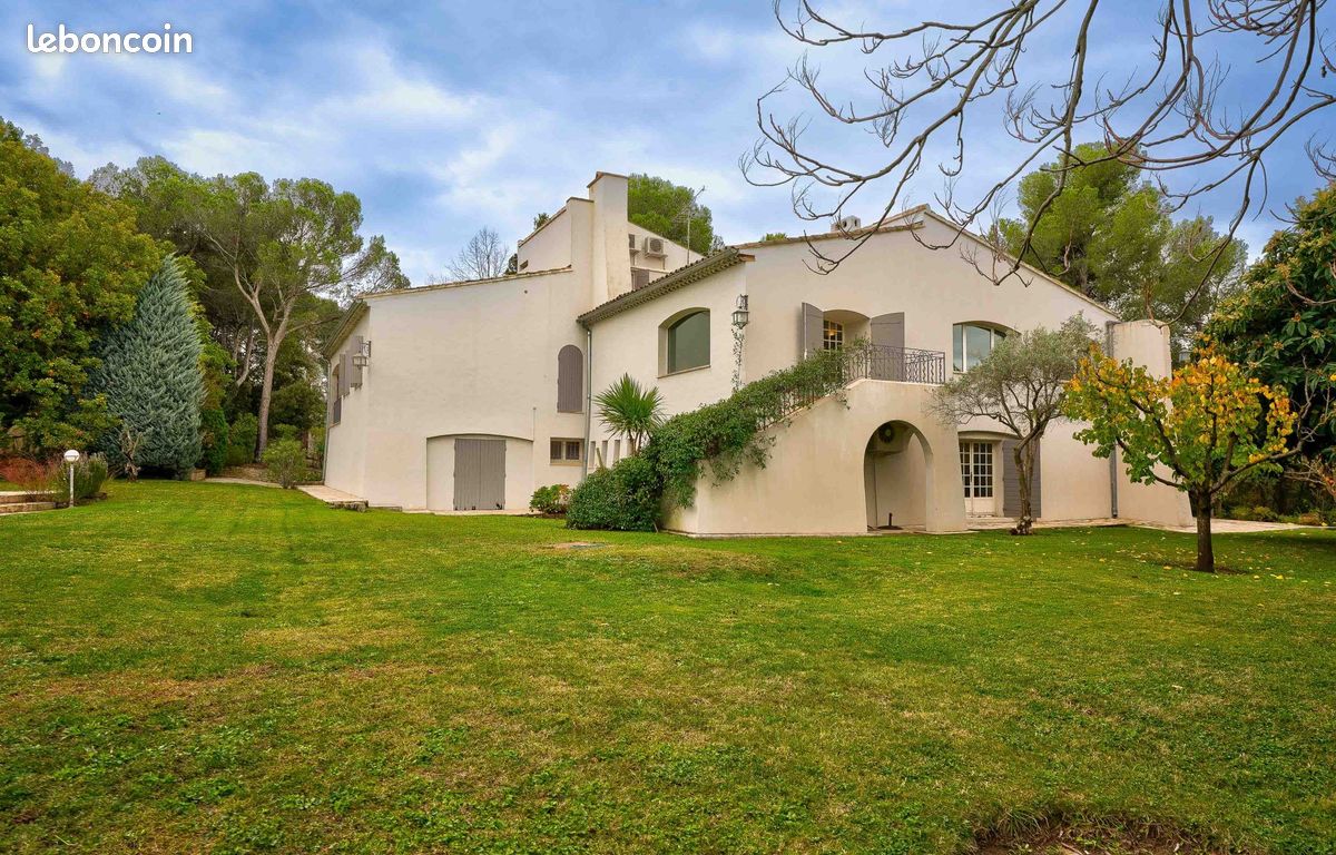Maison 12 pièces 470 m² · à Bouc-Bel-Air · 470 m² · 1 680 000 €