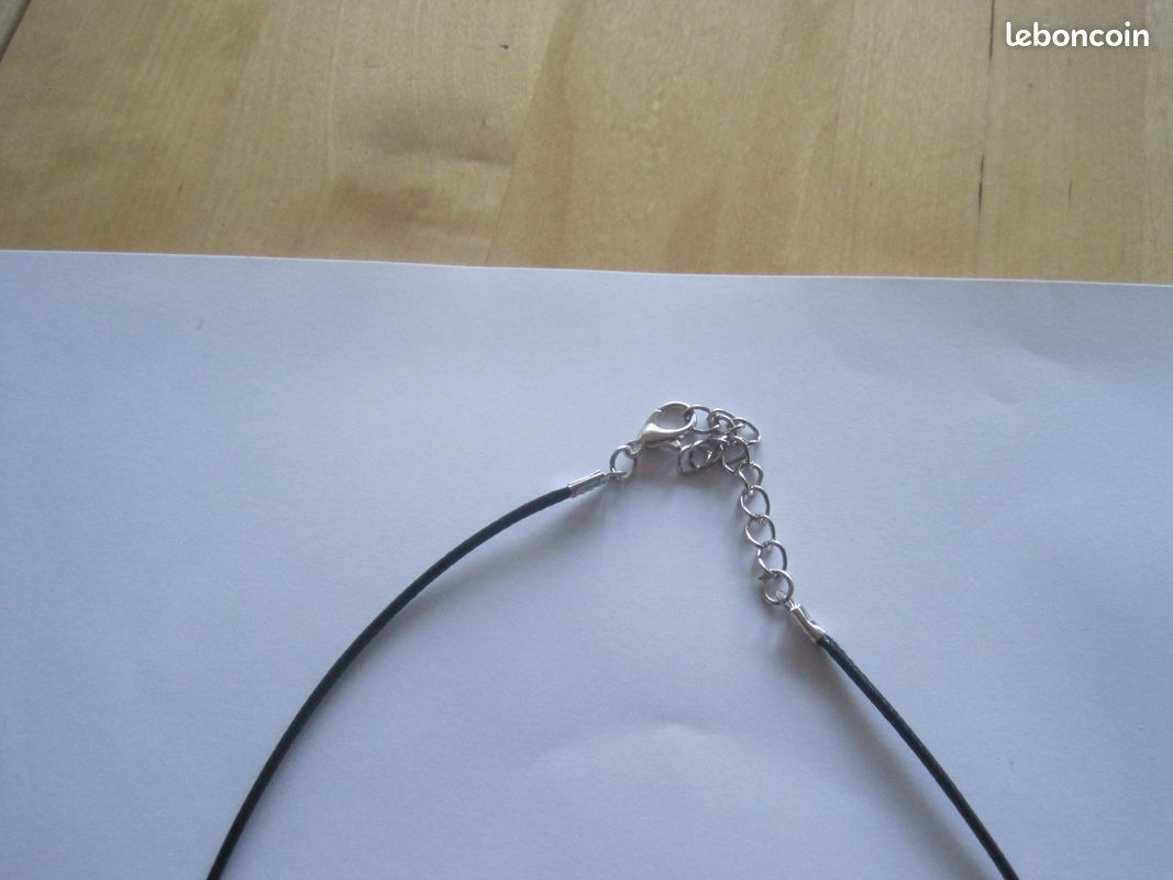 Pendentif Cyanite bleu avec son cordon noir Pendentif Cyanite bleu , (image 5)