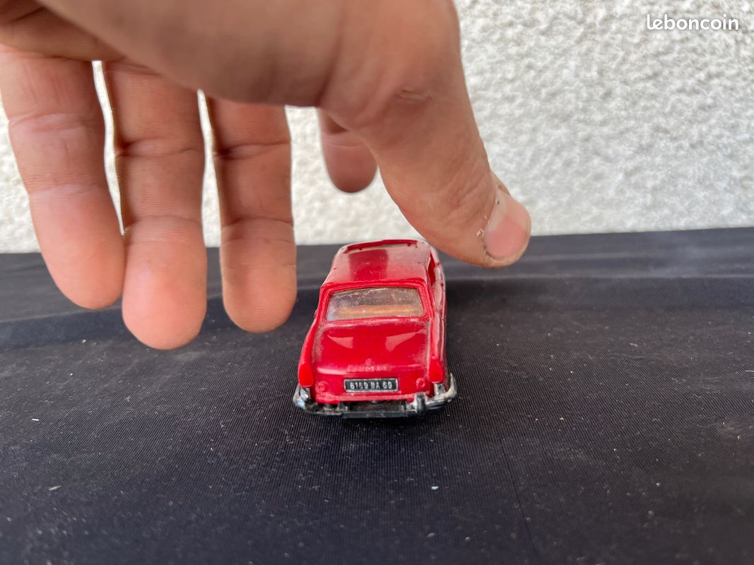 NOREV 1/43 PEUGEOT 404 - TOUR de FRANCE - L'EQUIPE NOREV 1/43 PEUGEOT 404 - TOUR de FRANCE - L'EQUIPE