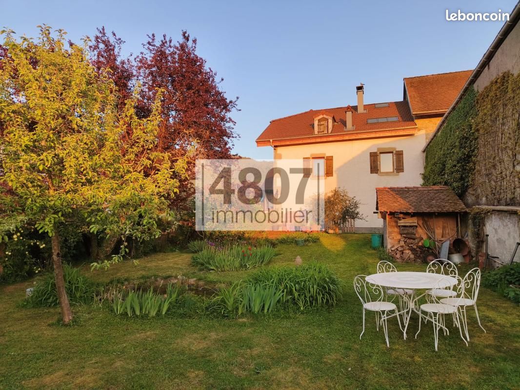 Maison 8 pièces 212 m² · à Archamps · 212 m² · 895 000 €