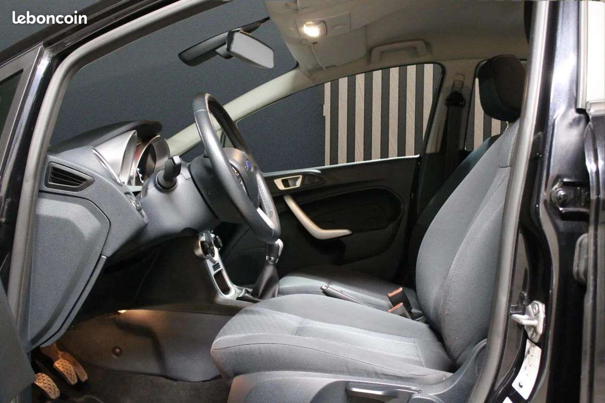 FORD FIESTA 1.6 TIVCT 120 TITANIUm (image 5)