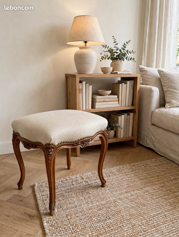 { 92100 } Tabouret style Louis XV (image 1)