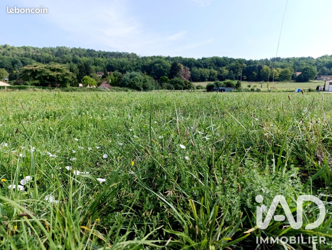 Terrain 1673 m² · à Trémolat · 1 673 m² · 33 000 €