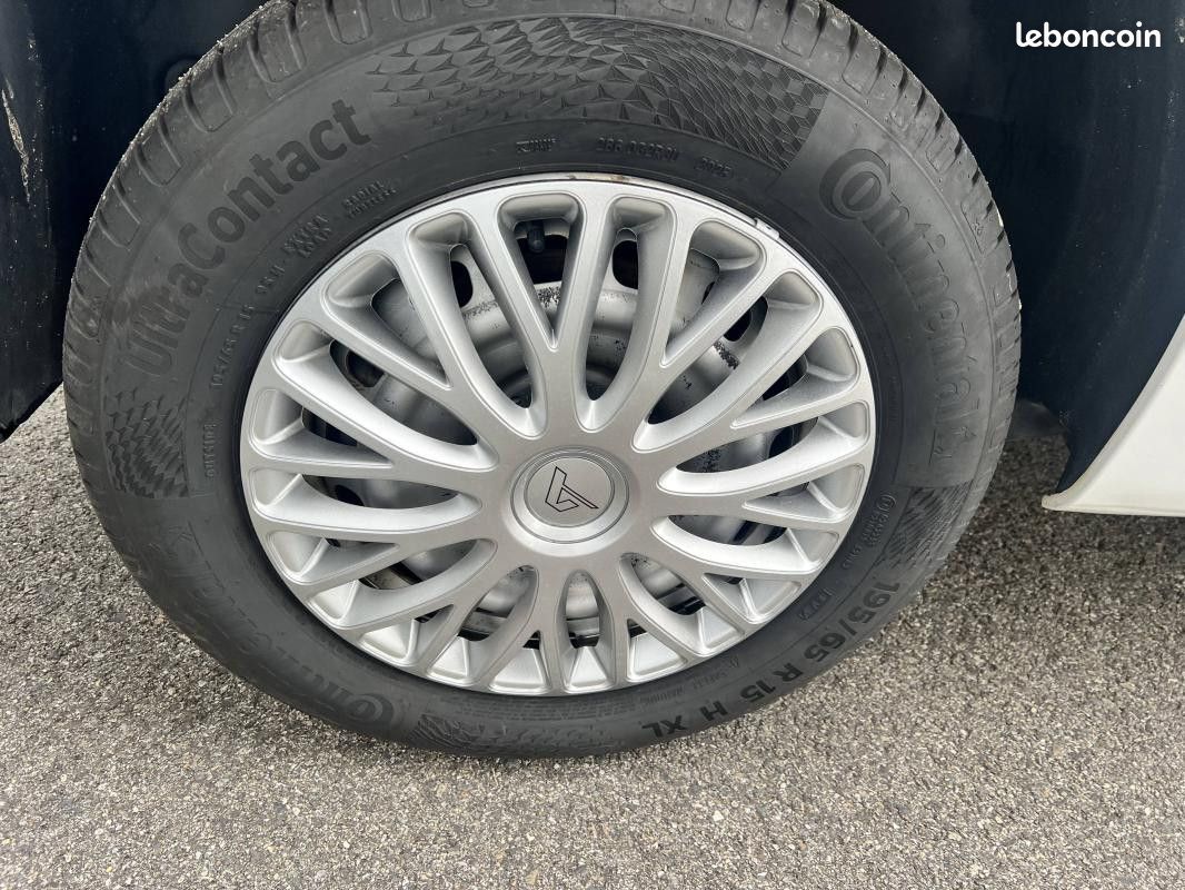Peugeot Partner 1.5 BlueHDi BVM6 100CV PREMIUM STANDARD Garantie Nationale 12 Mois (image 18)