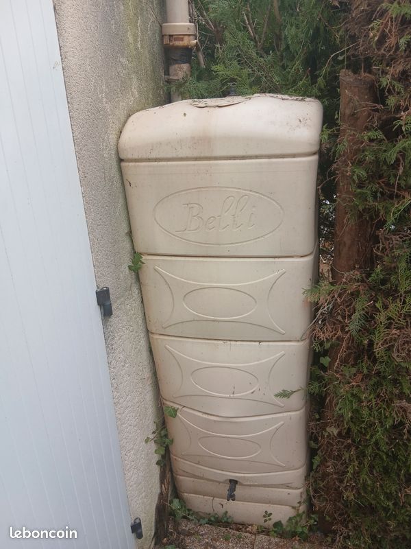 Grand récupérateur réservoir d'eau 250L avec robinet (image 1)