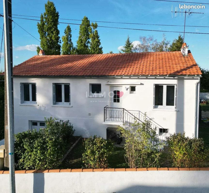 Maison 6 pièces 107 m² · à Frontenay-Rohan-Rohan · 107 m² · 1 100 €/mois