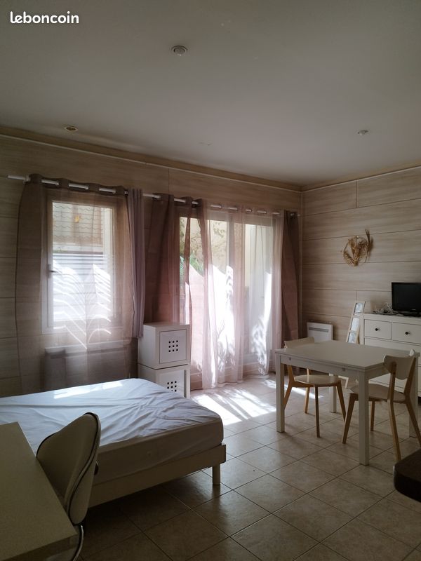 Appartement 1 pièce 29 m² · à Nîmes · 29 m² · 490 €