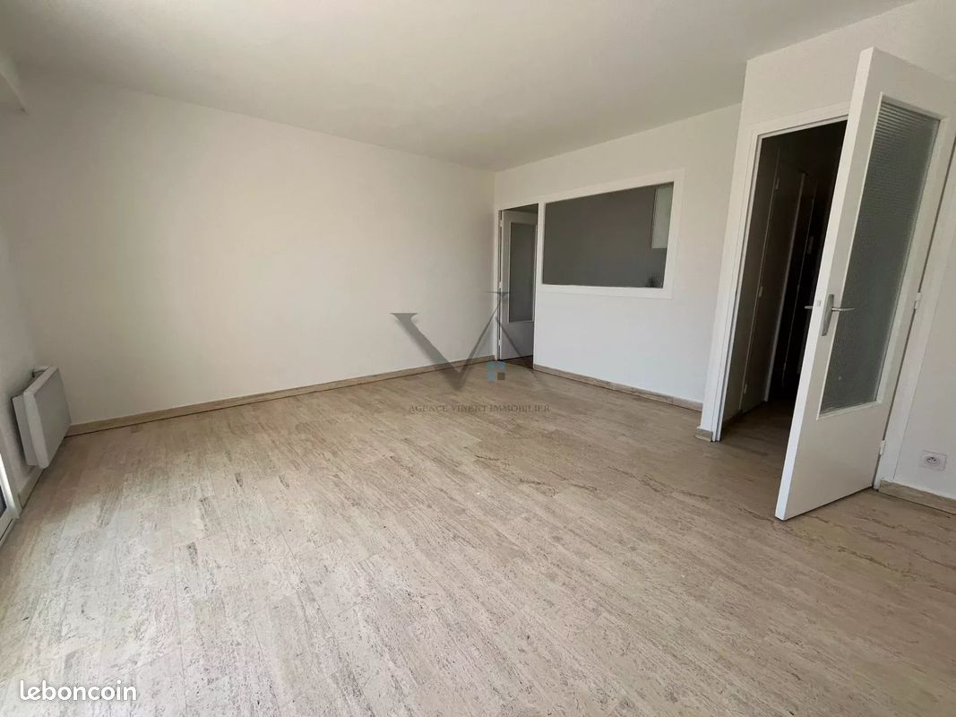 Studio 1 pièce 28 m² (image 4)