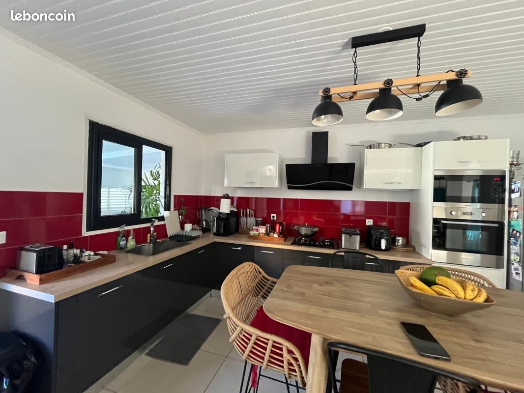 Maison 3 pièces 127 m² · à Saint-Louis · 127 m² · 1 980 €/mois