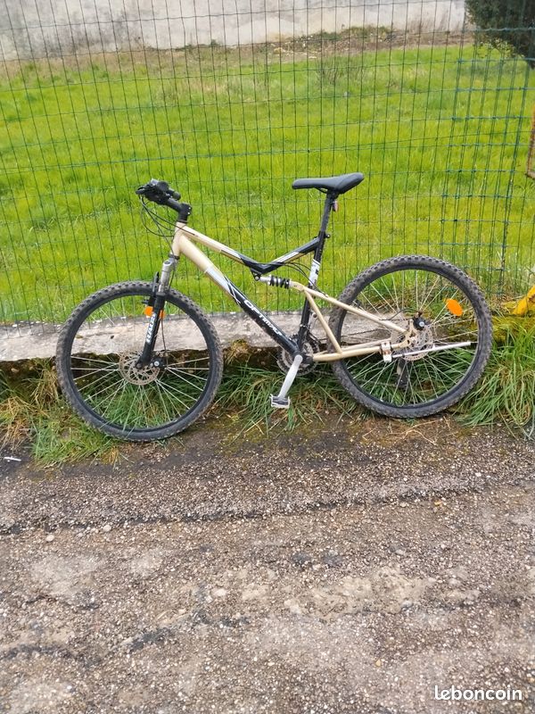 Je vends ce VTT (image 1)