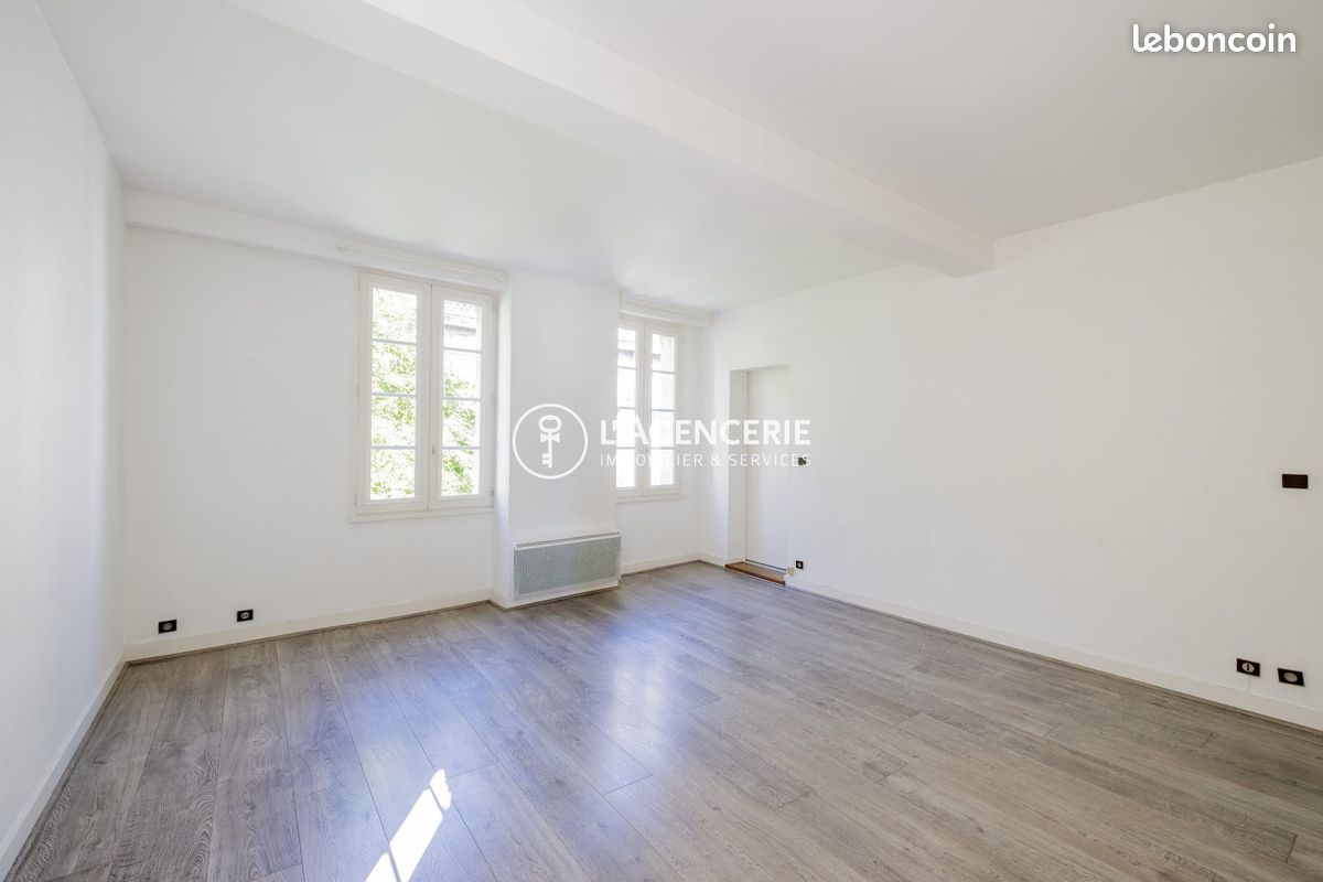 Appartement 2 pièces 44 m² · à Bordeaux · 44 m² · 877 €/mois