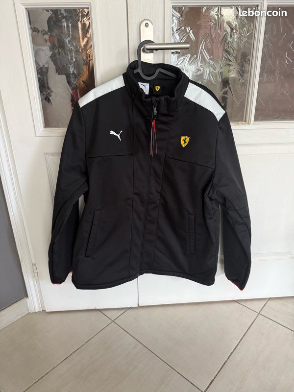 10 pièces de vestes en cuir de course Ferrari rouges | Marketplace de Gros Vintage - Vente en Gros Vintage | Fleek