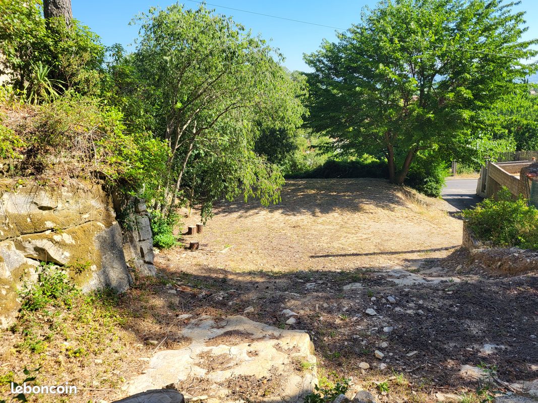 Terrain 421 m² · à Calvisson · 421 m² · 129 000 €