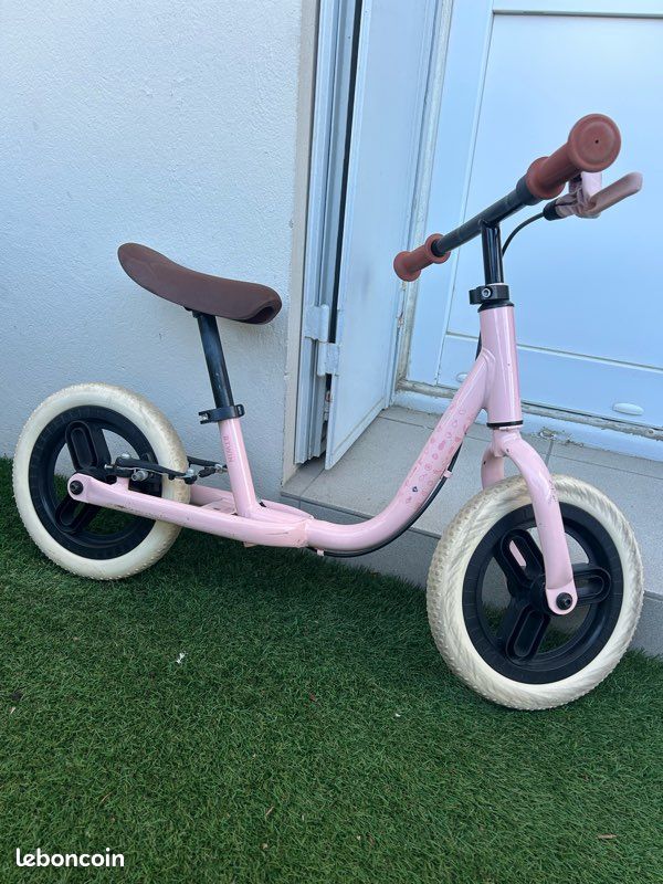 Draisienne décathlon btwin rose bon état Vélos