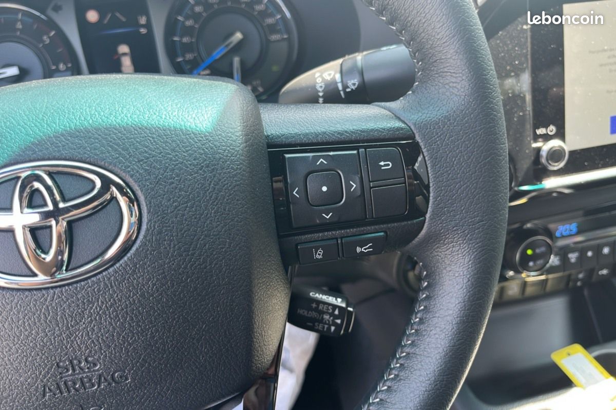 Toyota Hilux 2.8 204 BVA INVINCIBLE 4PL (image 9)