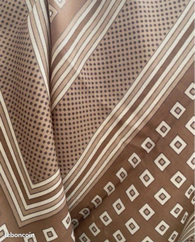 Grand Foulard Beige - Écharpe Femme - Neuf Avec Étiquettes - Sans Marque - Accessoire Tendance