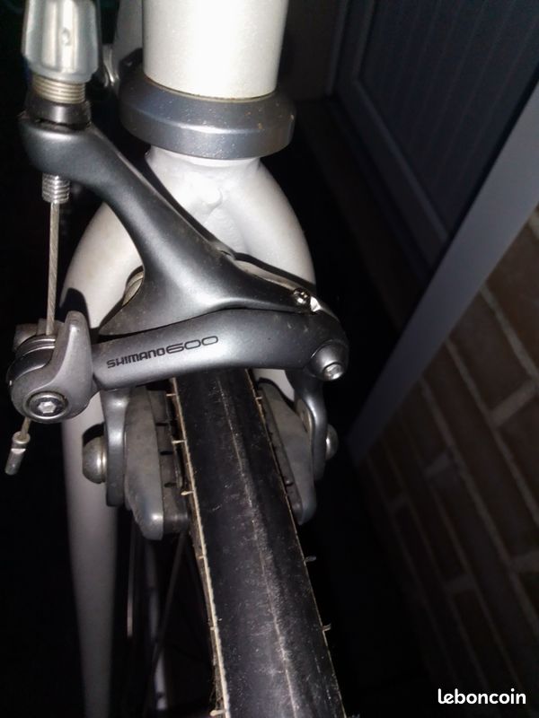 Vélo Decathlon cobra 740 gris blanc (image 5)