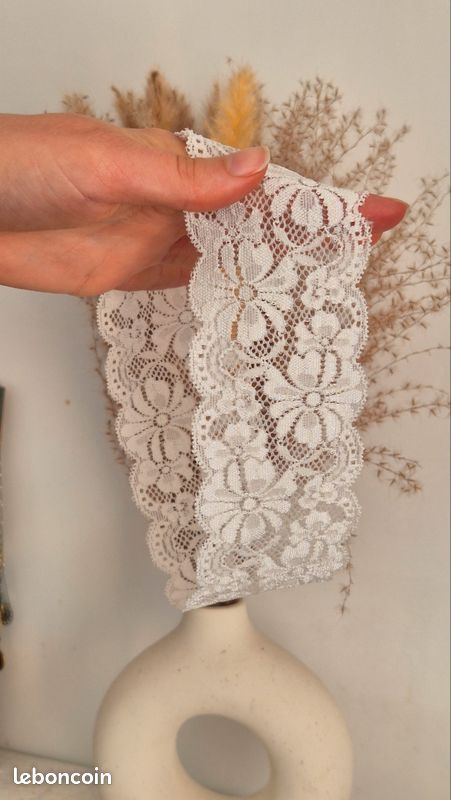Bandeau élastique dentelle pour cheveux (image 1)