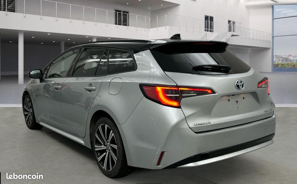 TOYOTA COROLLA TOURING 1.8i 122 HK HYBRID SPORTS ACTIVE PREMIUM CVT 22 990 ou 385/MOIS (image 3)