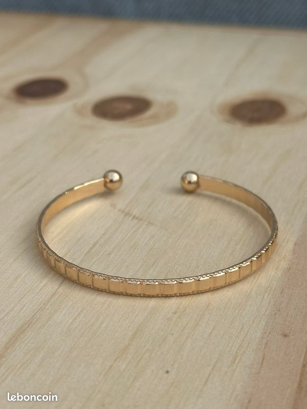 Lot De 7 Bracelets Jonc En Acier Inoxydable Doré - Bijoux Femme - Neuf Sans Emballage