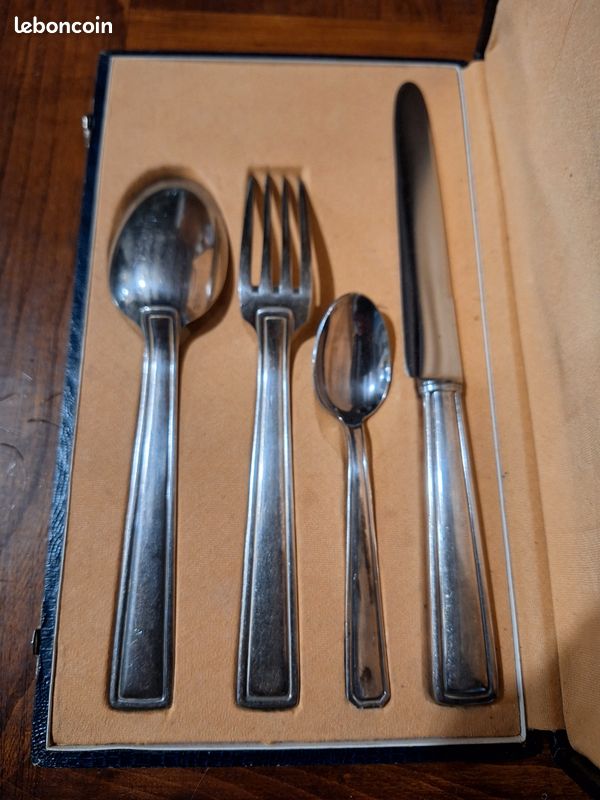 Coffret de 4 couverts en métal argenté (image 3)