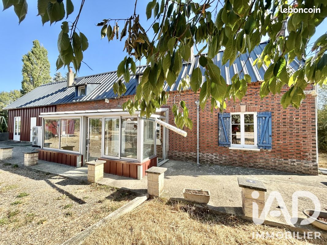 Maison 8 pièces 128 m² · à Les Baux-de-Breteuil · 128 m² · 150 000 €