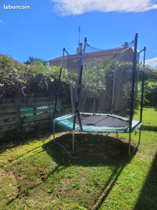 Trampoline 2m de diamètre (image 1)