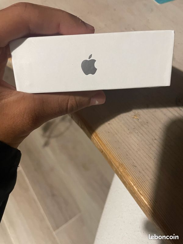 Air pod 3 (image 1)