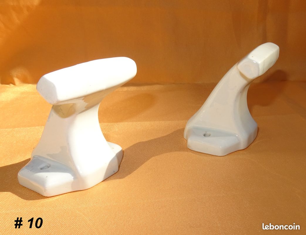 PAIRE ANCIENNES PATÈRES PORCELAINE PORTE SERVIETTES PORTE MANTEAUX SALLE de BAIN #10 (image 1)