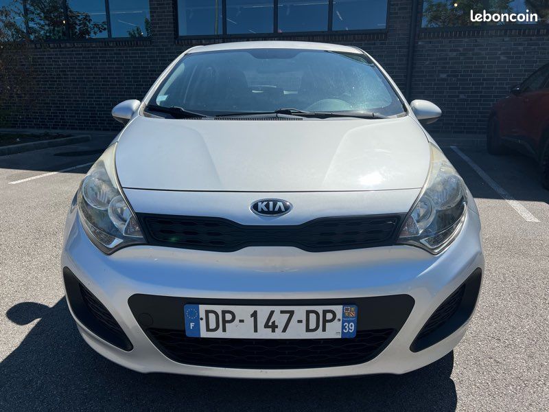 🚗 kia rio 85ch bvm5/ moteur à chaîne/ radio/ garanti suivi✅ (image 2)