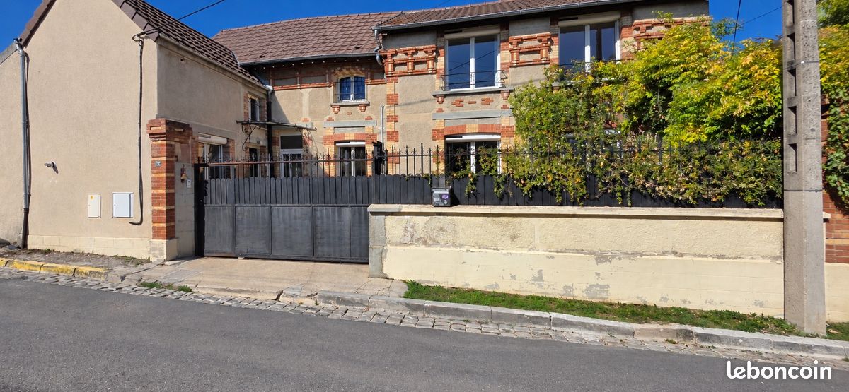 Maison 8 pièces 155 m² · à Villemanoche · 155 m² · 245 000 €